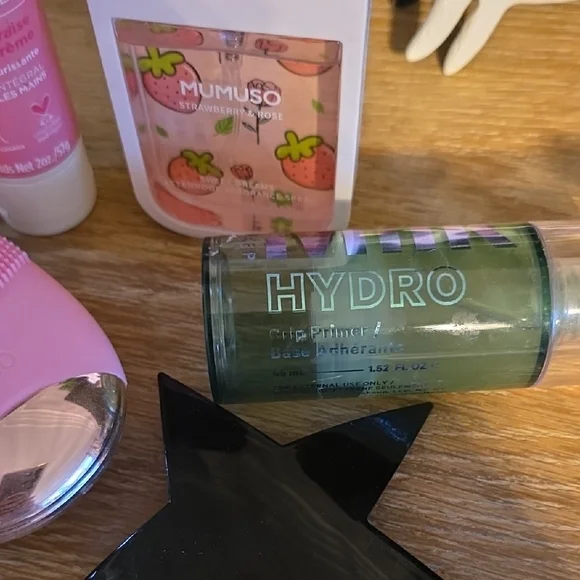 Cosmetics Set - Picture 6 of 8